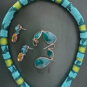 Unique matching necklace & 2 pairs of earrings, one pair is onyx